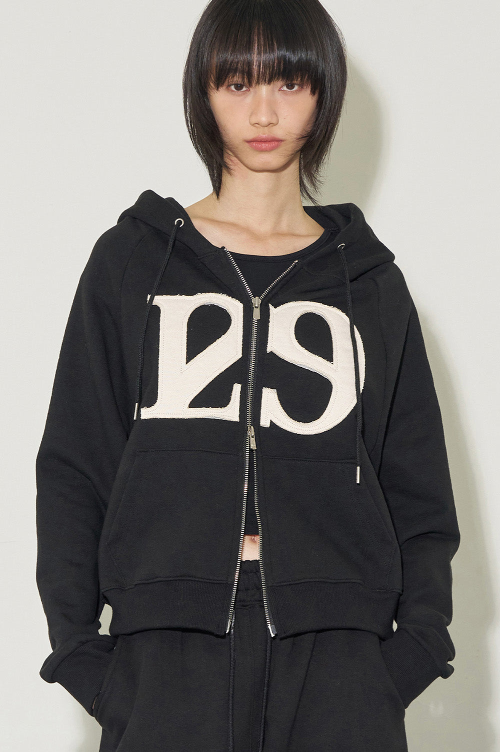 遥ILLIGO 129 Logo Patch Hood Zip-Up ILLIGO] 129 Logo Patch Hood Zip-Up Black – SellerWork