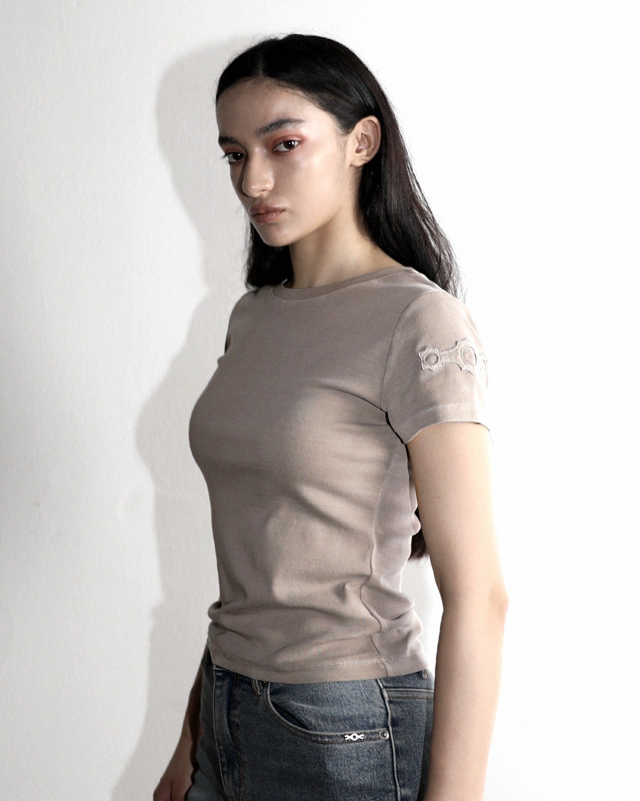 magoren-seoul-ss-25-vintage-washed-triclipse-patch-t-shirt-taupe-beige-beige-s