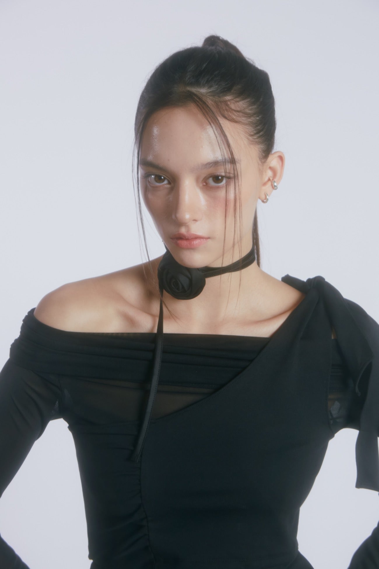 jinjuse-ss-26-jinjuse-satin-rose-choker-black-black-s