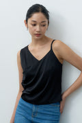 makeatoast-ss-25-volume-sleeveless-blouse-(black)