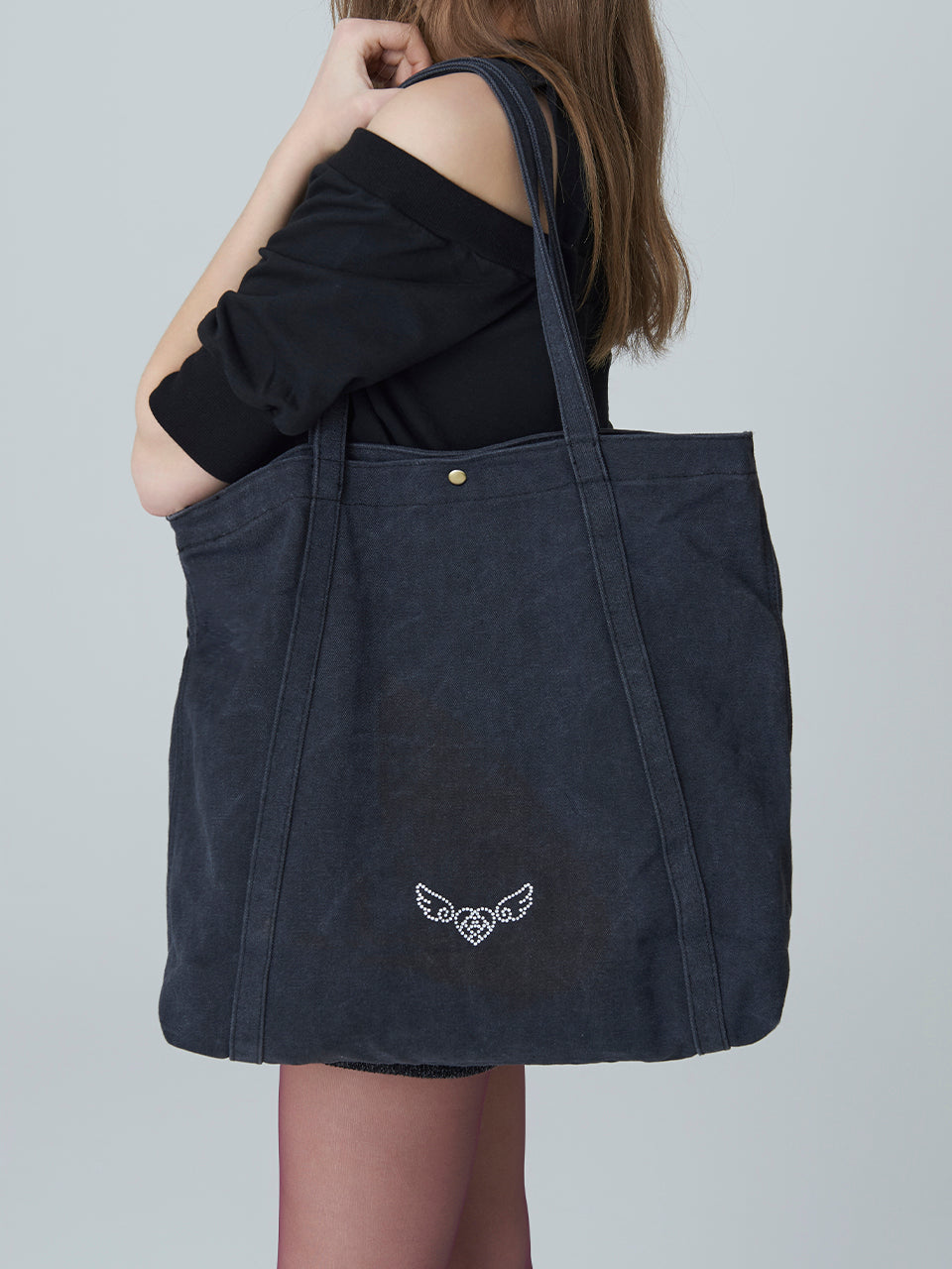 adorebelle-ss-25-angel-cubic-canvas-bag-black