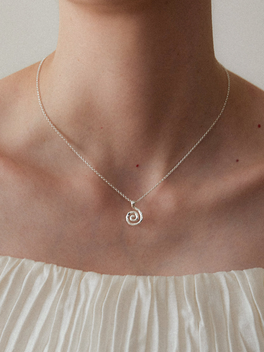midnight-moment-ss-26-spiral-chain-mini-necklace-silver-silver-s