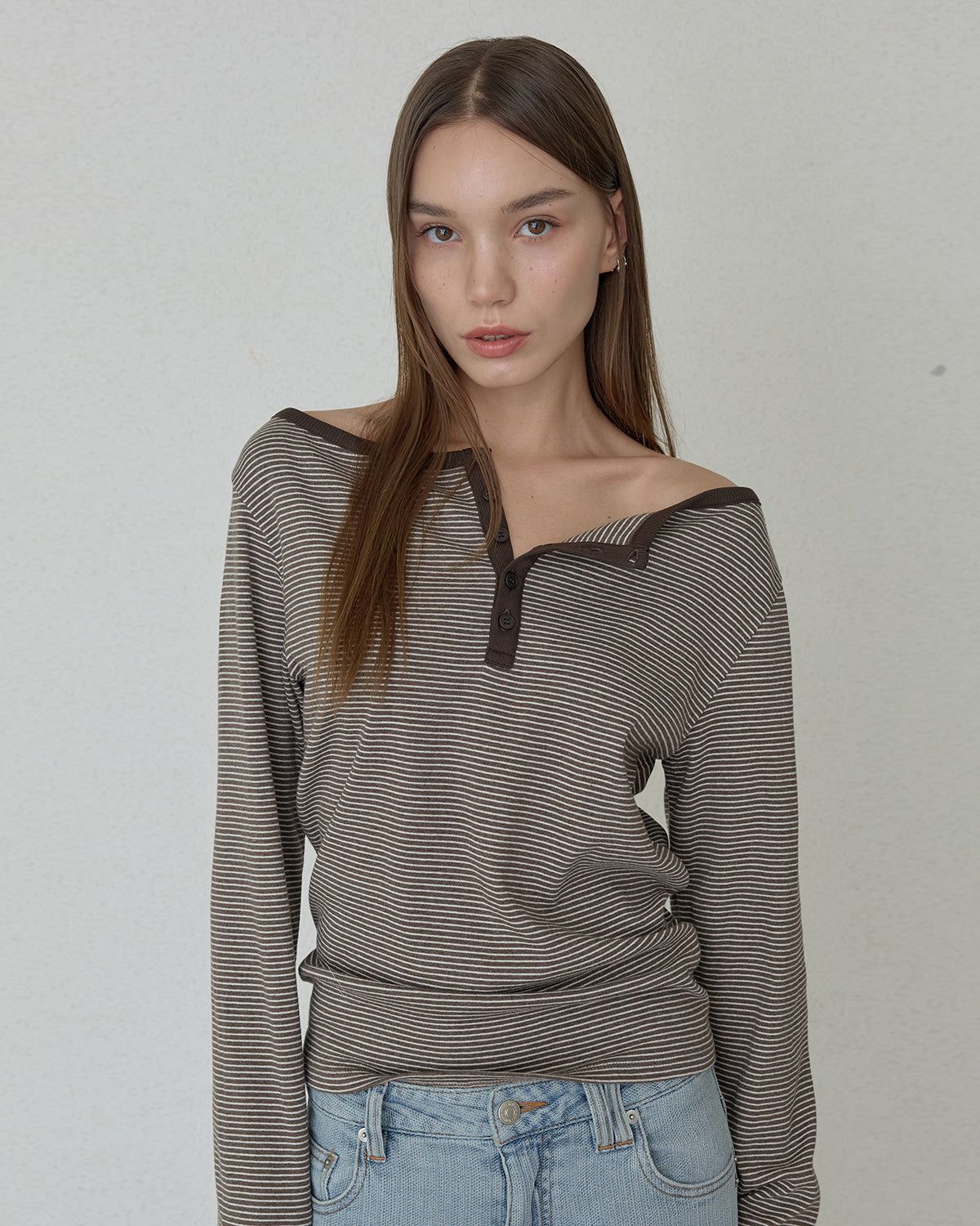 ordes-fw-25-stripe-buttoned-line-tee-brown-brown-s