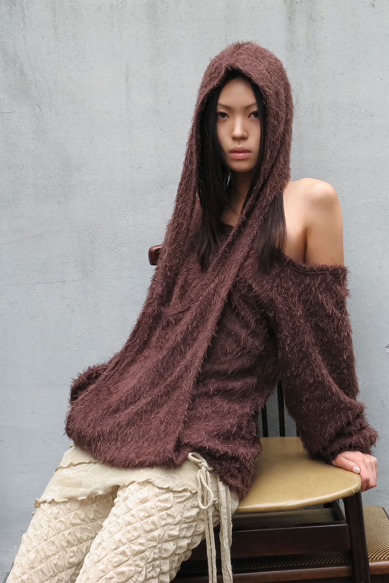 jaeshin-fw-24-furry-knit-layered-hoodie_brown