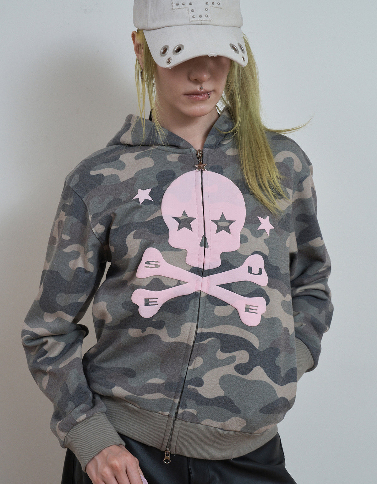 setup-exe-fw-26-skull-logo-hoodie-zip-up-camo-s