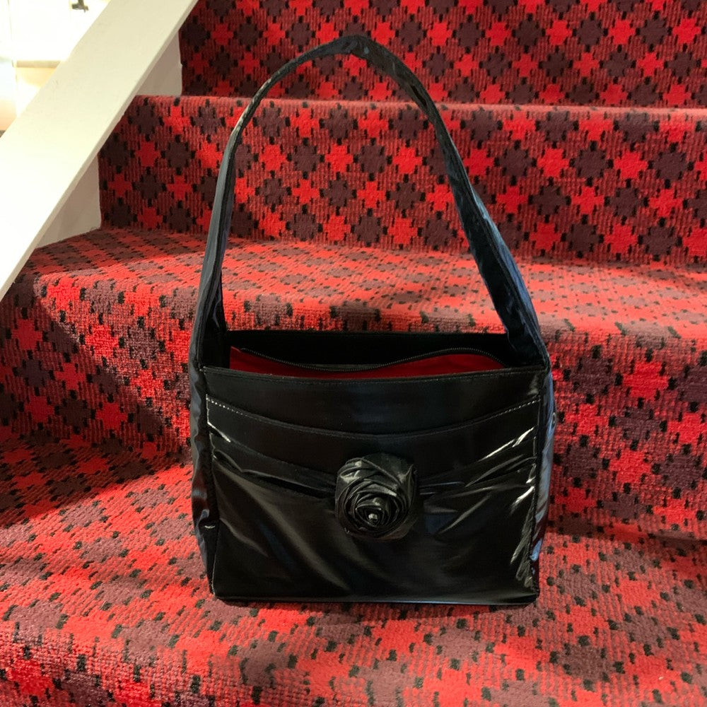 lavica30-seasonless-rose-hobo-bagblack