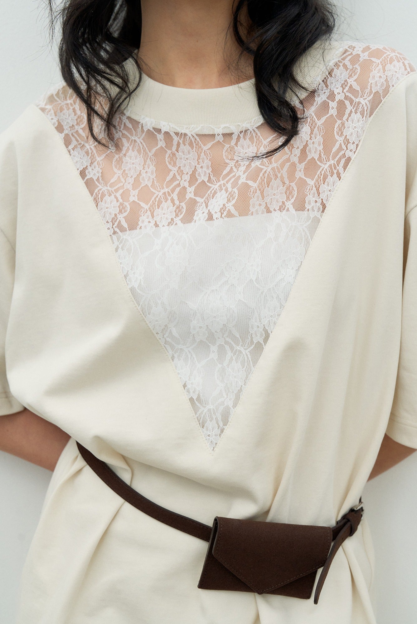 makeatoast-ss-25-lace-mix-boxy-tshirt-(beige)