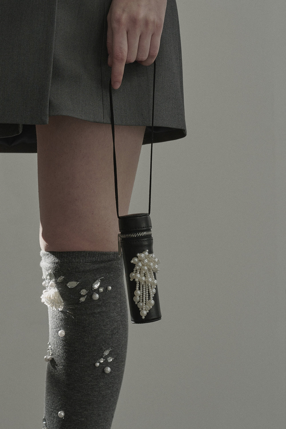 mausoleum-ss-25-leather-pearl-lip-case-bagblack