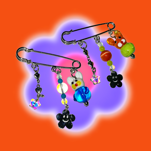 3amgang-seasonless-rabbits-in-happiness-pin-keychain-2color