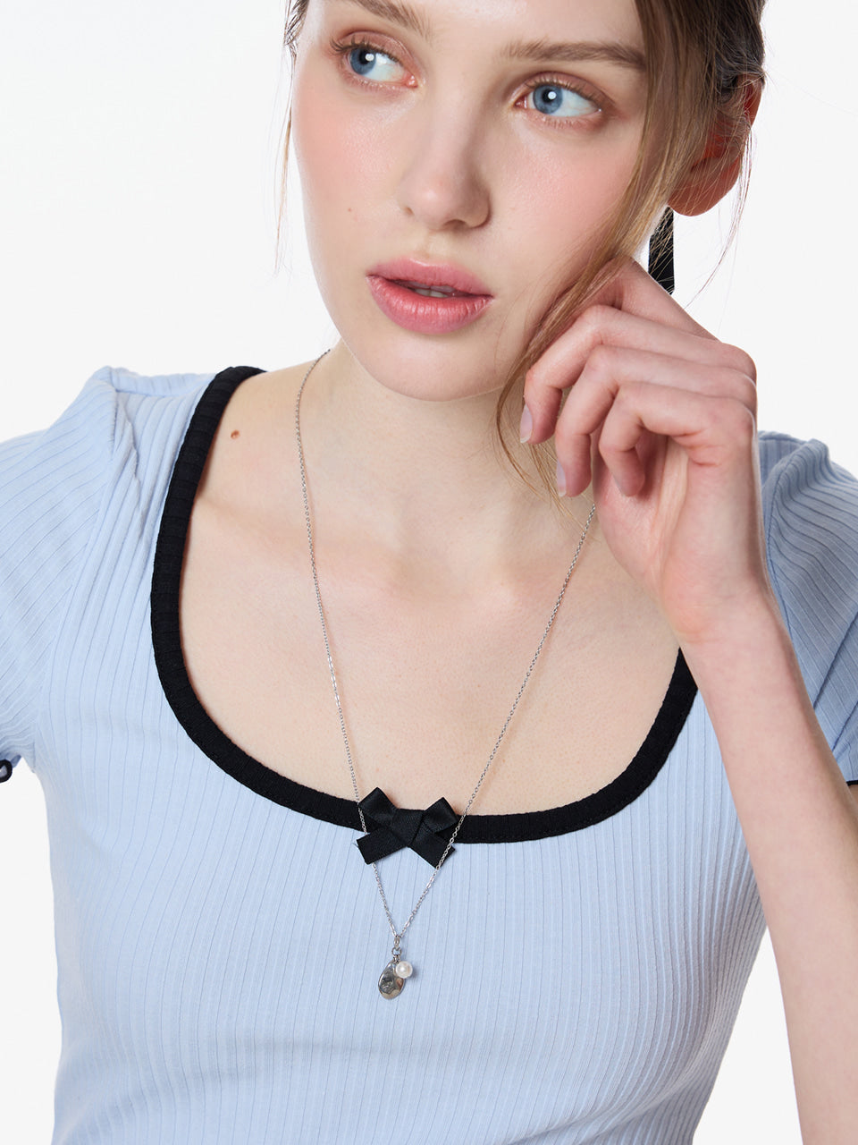 lombrillant-fw-25-long-chain-pearl-teardrop-necklace-silver-s