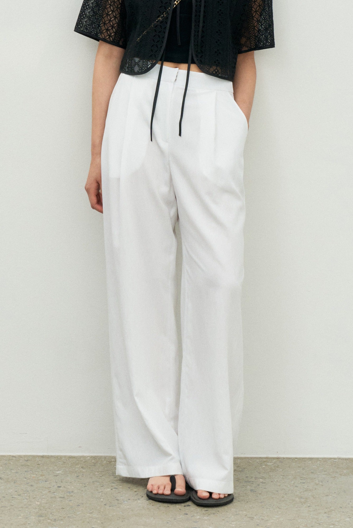 makeatoast-ss-25-semilowrise-pocket-pants-(white)