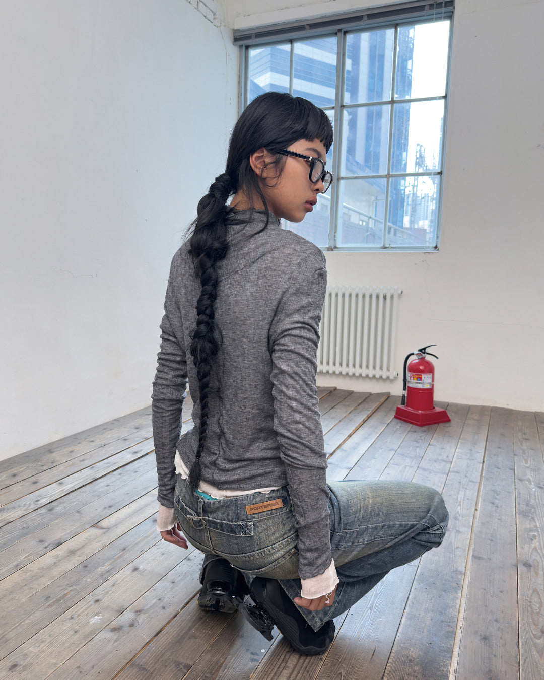 porterna-fw-25-lining-sheer-turtle-neck-t-shirt-melange-charcoal-melange-charcoal-s