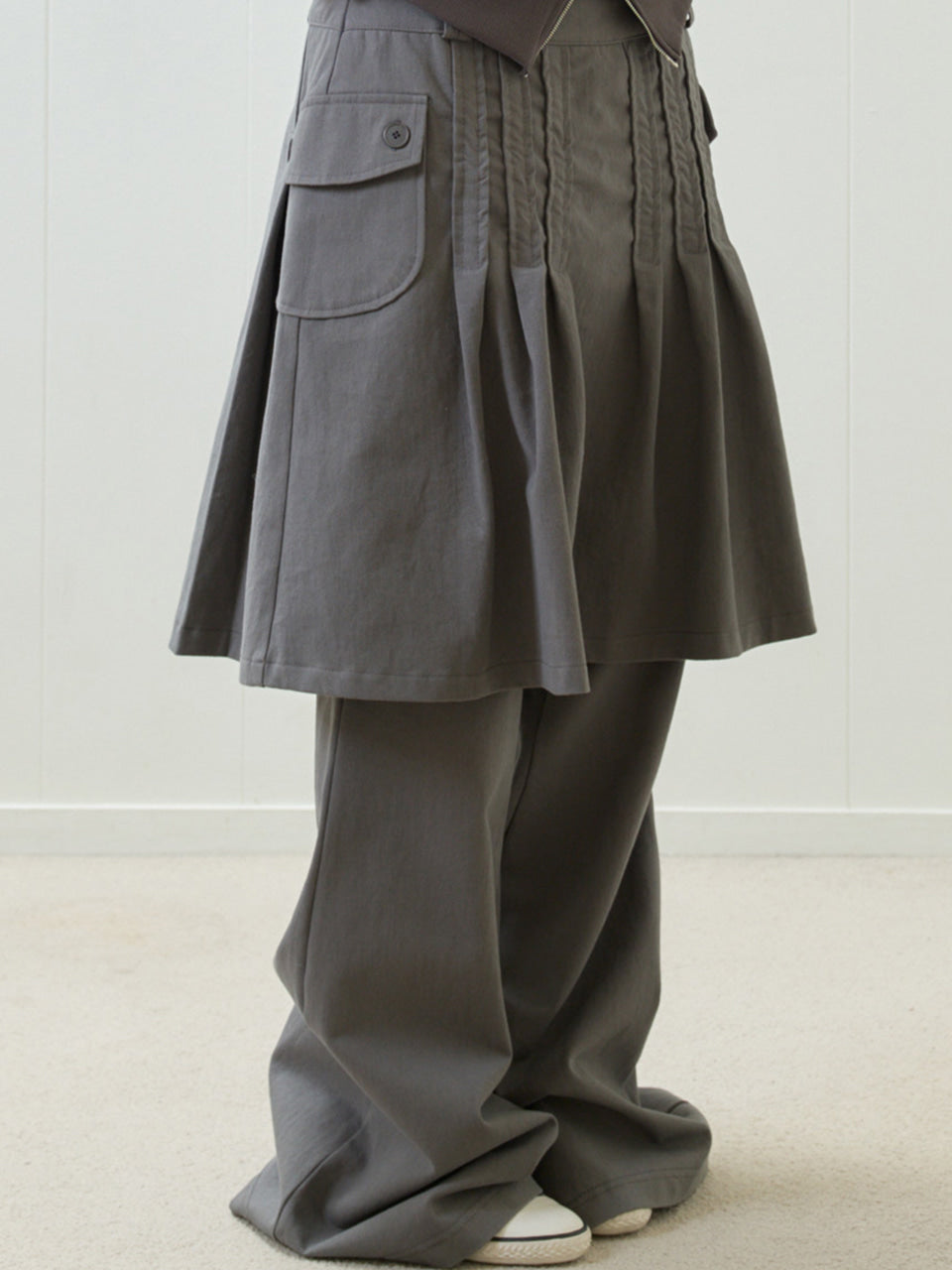 luv-is-true-ss-26-el-pleated-shirring-skirt-pants-gray-gray-s