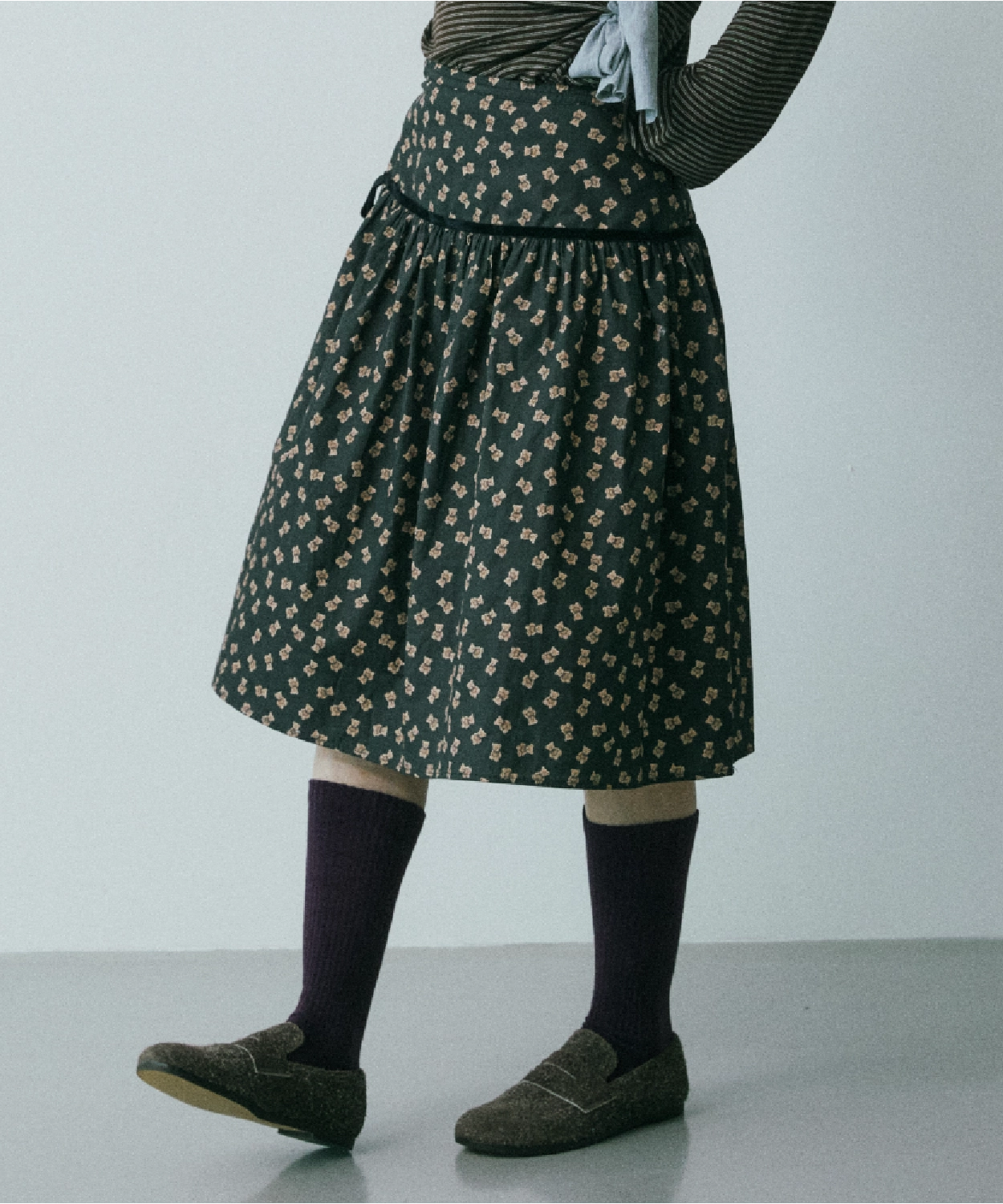 hokuspokus-fw-25-beary-flare-skirt-black-black-s