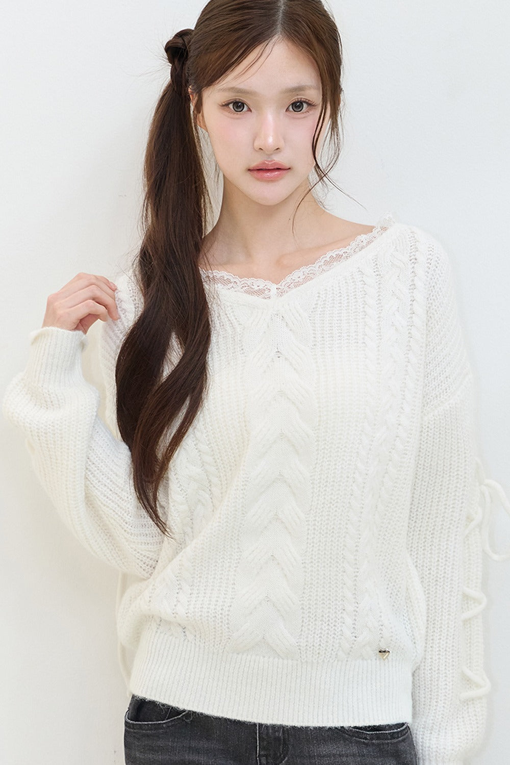 illigo-fw-26-lace-up-v-neck-knit-ivory-ivory-s