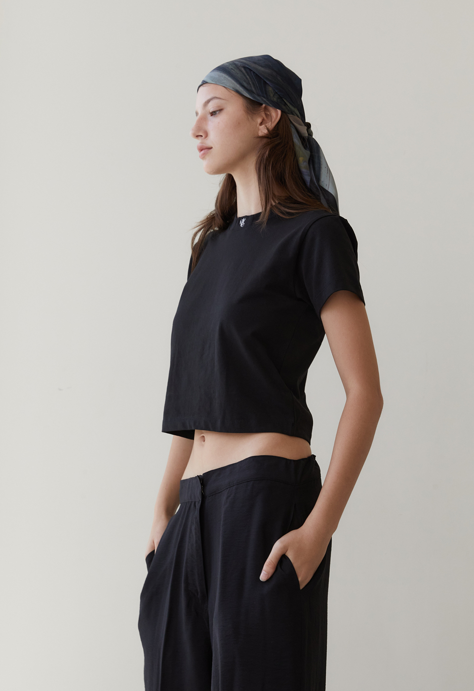revoirsis-ss-26-needlework-crop-t-shirt-black-black-s