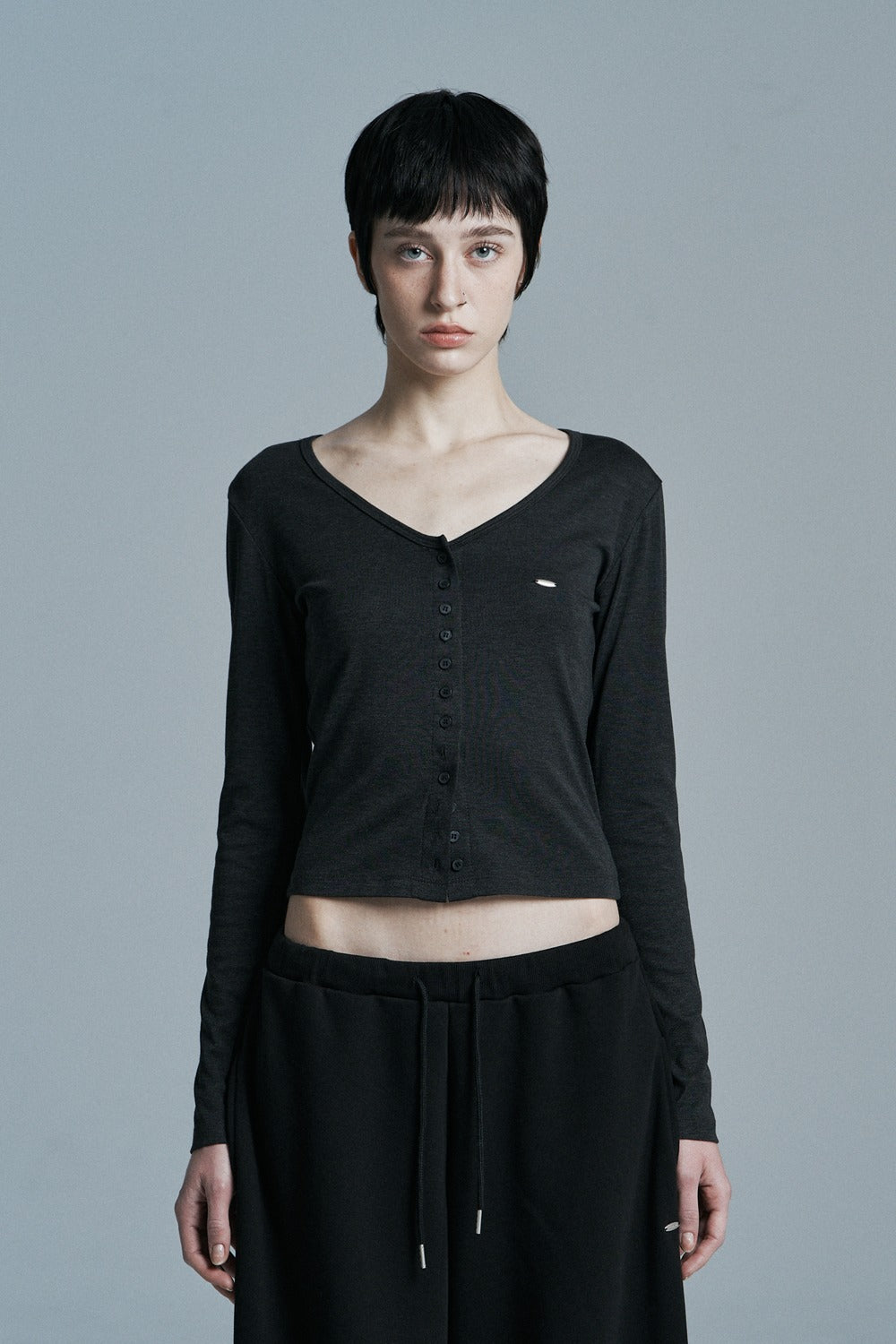 synerjyn-fw-25-button-long-sleeve-cardigan-charcoal-charcoal-s