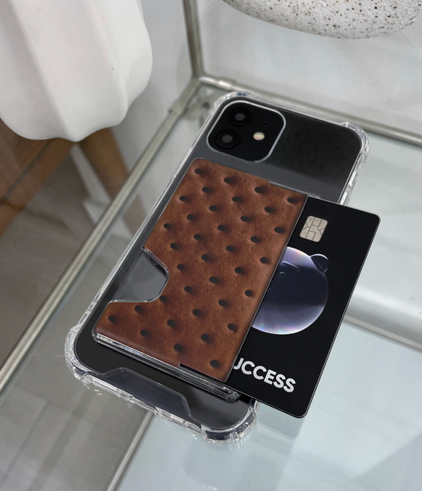 FAKEJAZZ SOCIAL CLUB Cookie magsafe wallet