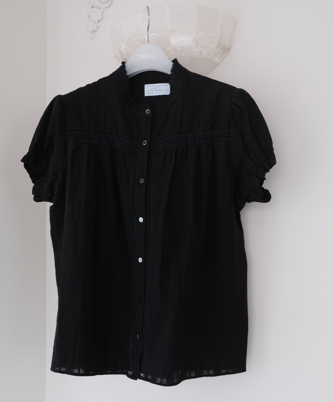 THEFEU Lace frill half blouse black