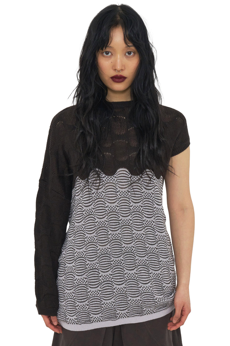 ODLY WORKSHOP Asymmetric sleeve sweater dust mauve