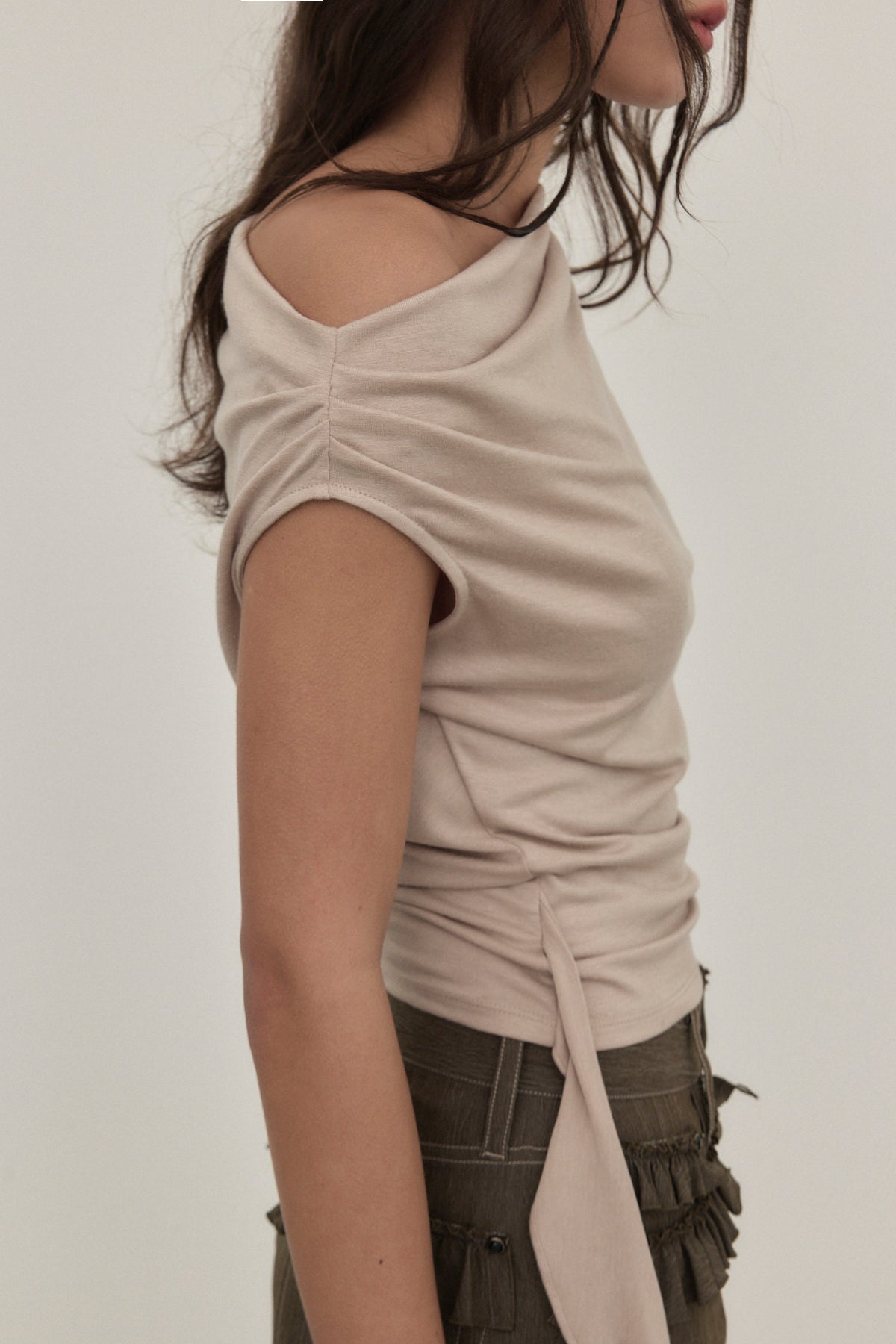 dode-fw-25-sienna-draping-top-beige-beige-s