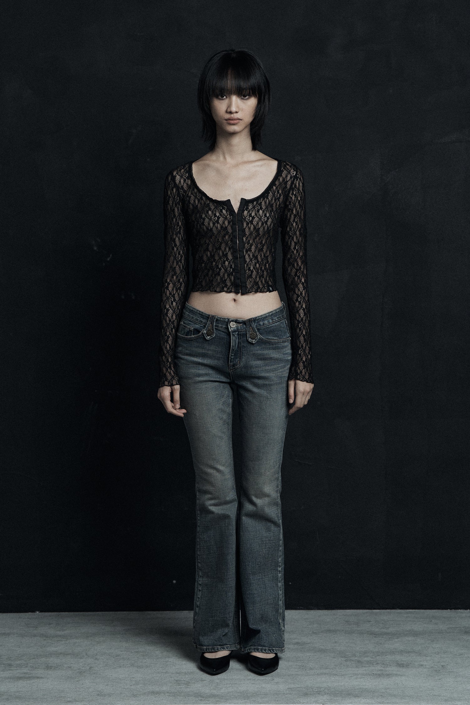 synerjyn-fw-24-rose-lace-slim-cardigan-black