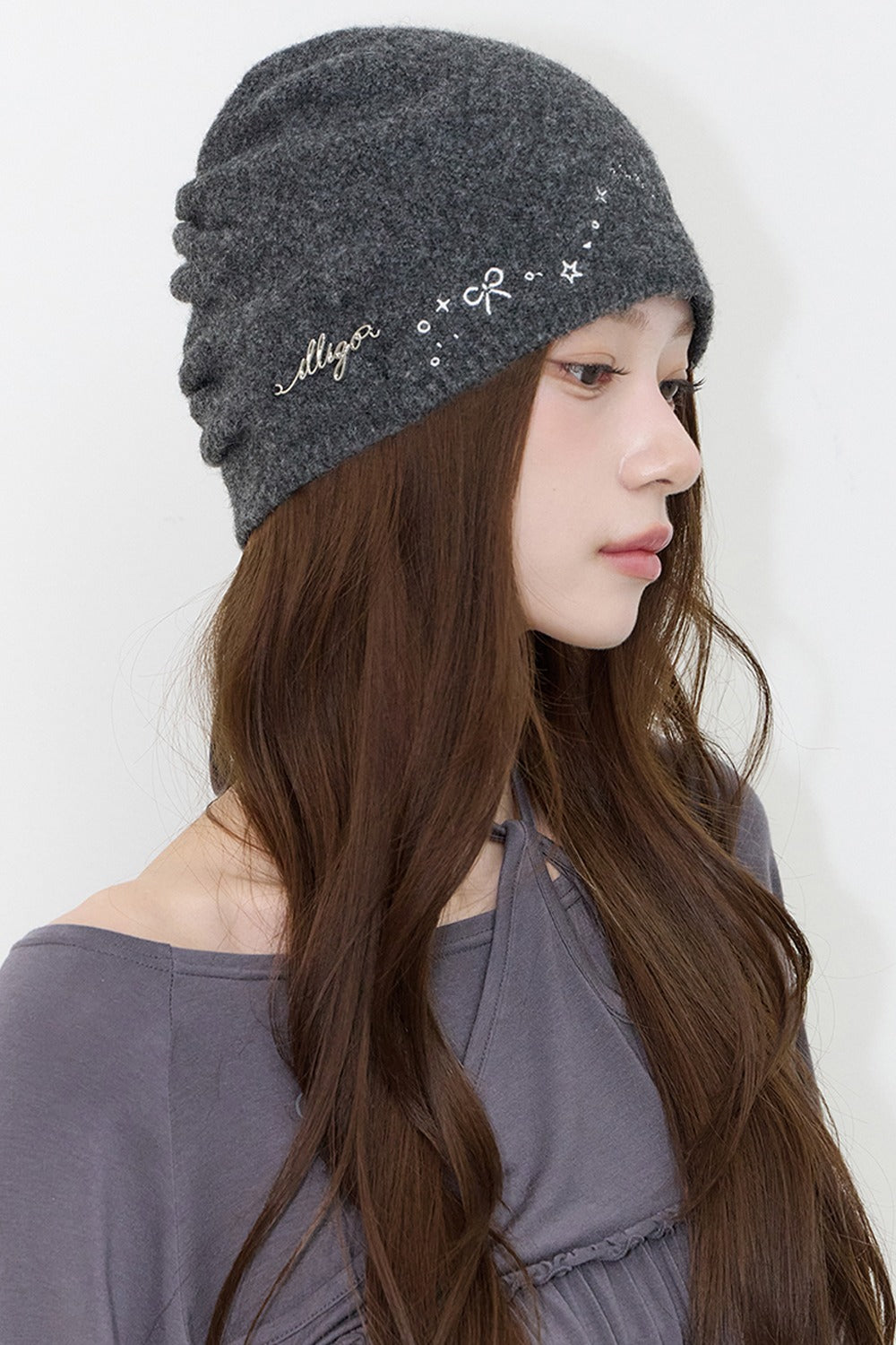 illigo-fw-26-drawing-embroidered-beanie-charcoal-charcoal-s