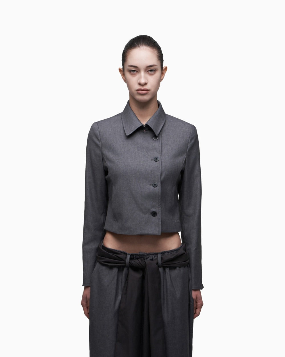 synerjyn-fw-26-tailored-cropped-blazer-charcoal-charcoal-charcoal-s