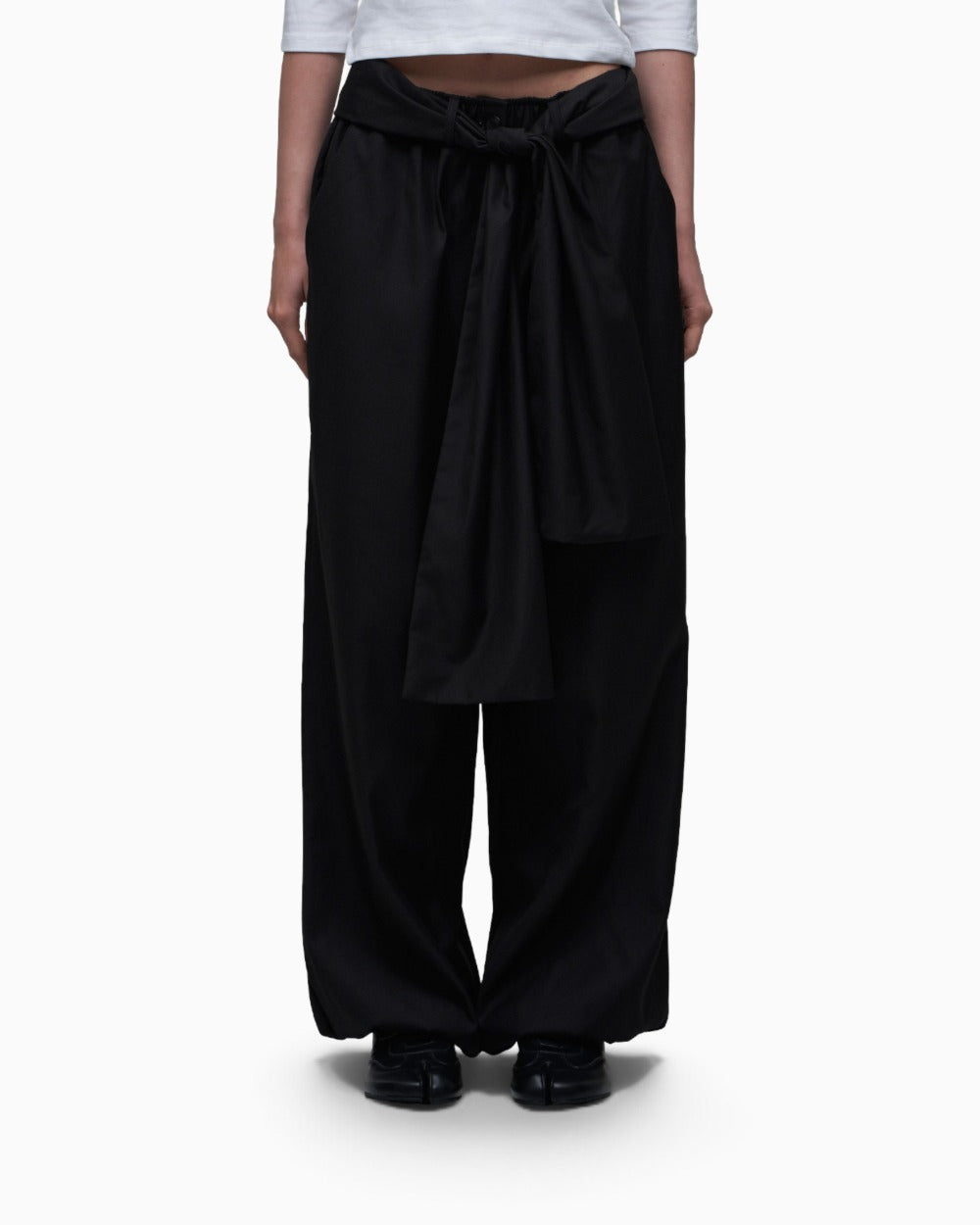 synerjyn-fw-26-strap-tailored-jogger-pants-black-black-s