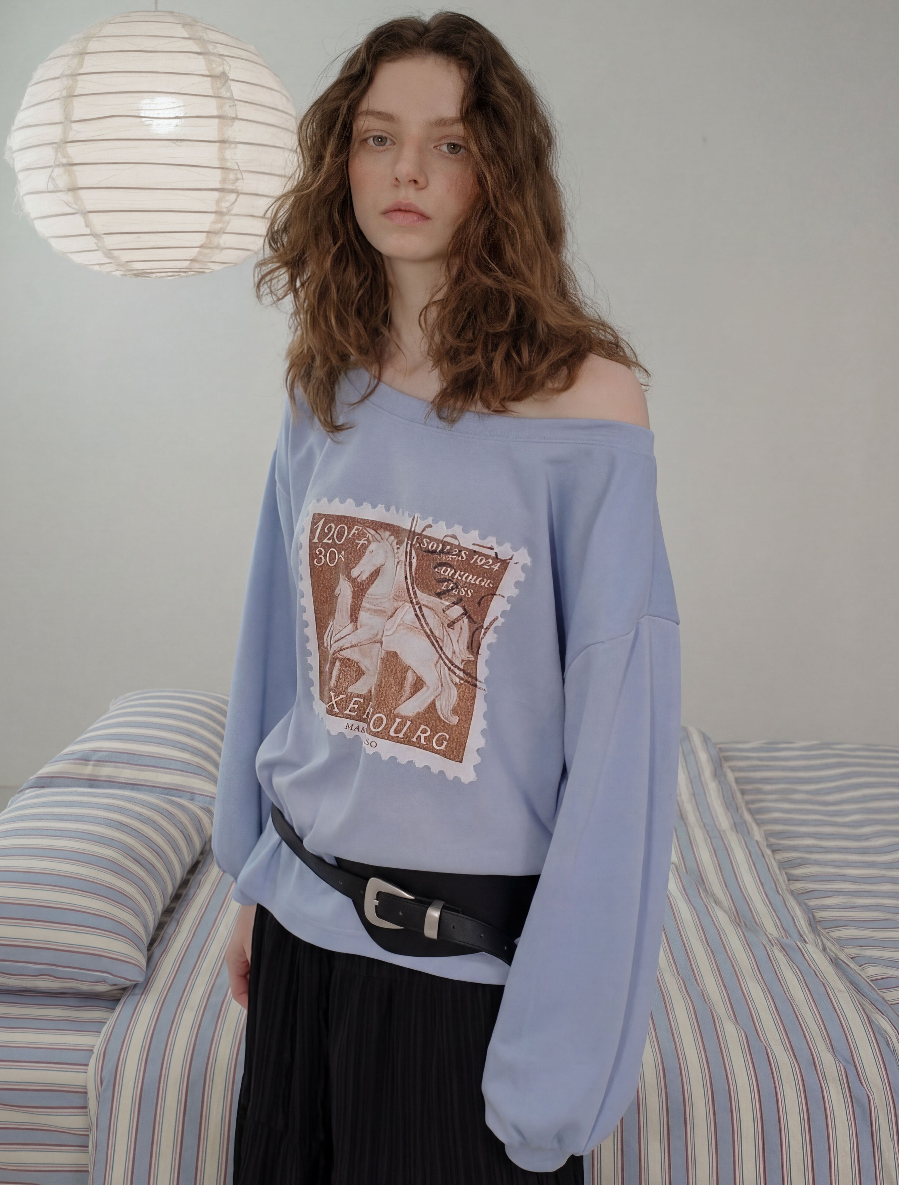 sparkling-piece-ss-26-horse-stamp-off-shoulder-sweatshirt-blue-s