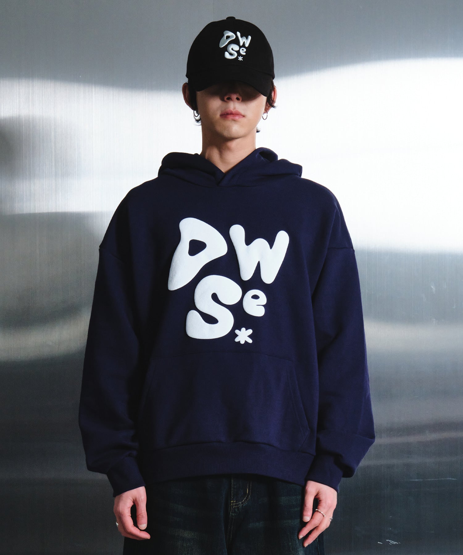 dwscompany-ss-25-round-logo-hoodie-(navy)