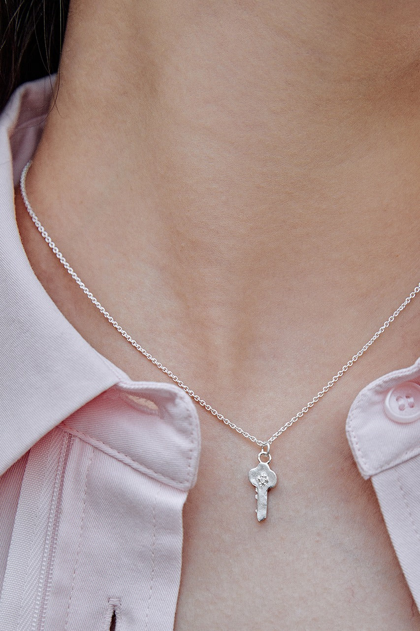 lehaul-ss-26-love-hotel-necklace-white-silver925-white-s