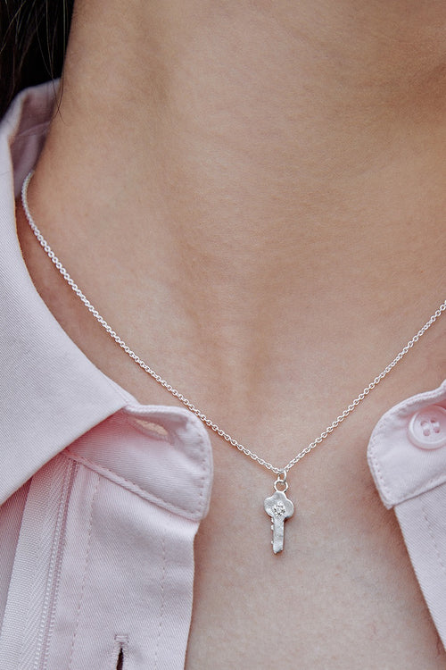 lehaul-ss-26-love-hotel-necklace-white-silver925-white-s