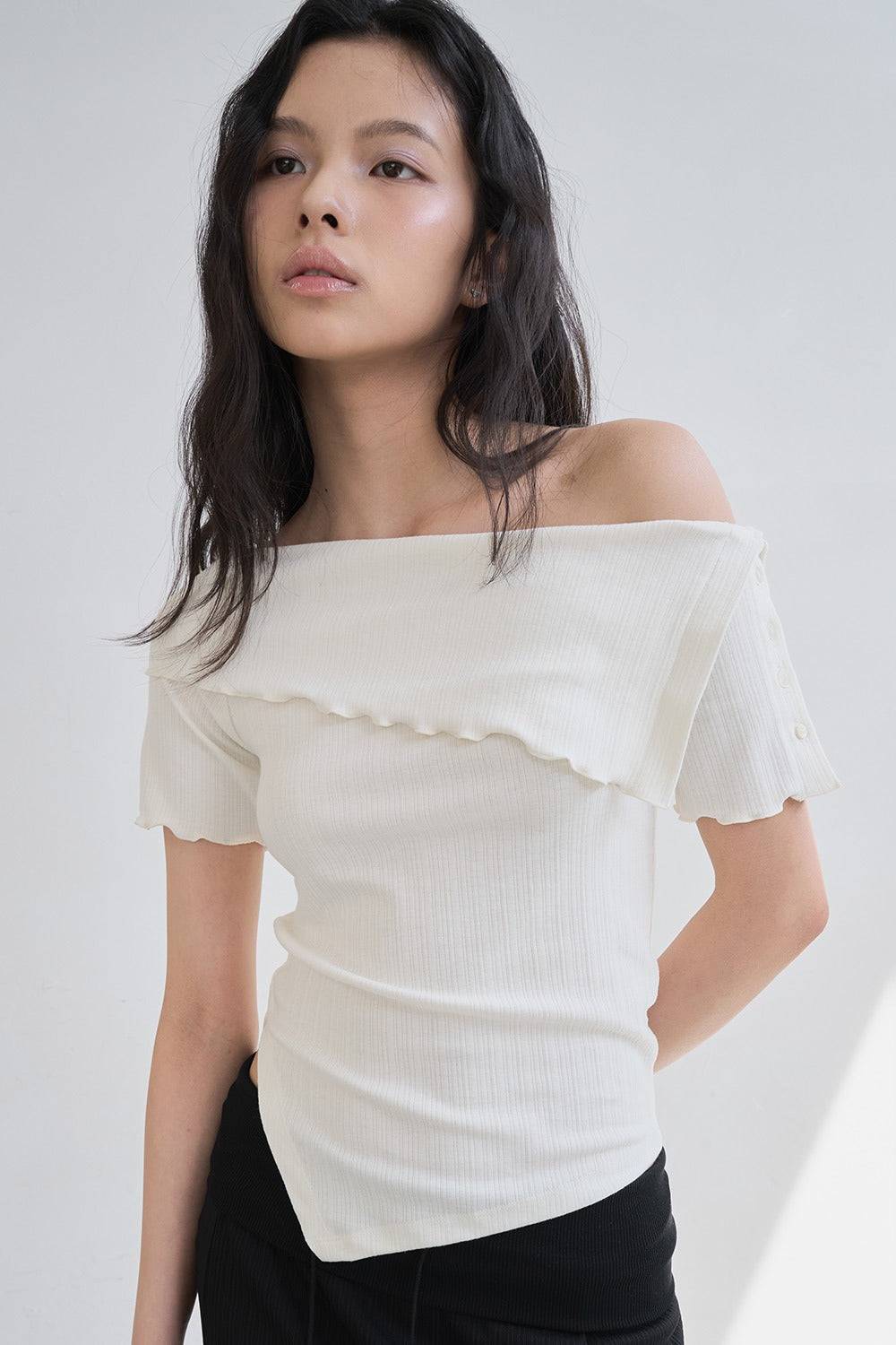 dearstalker-ss-26-lora-soft-button-off-shoulder-tee-cream-cream-s
