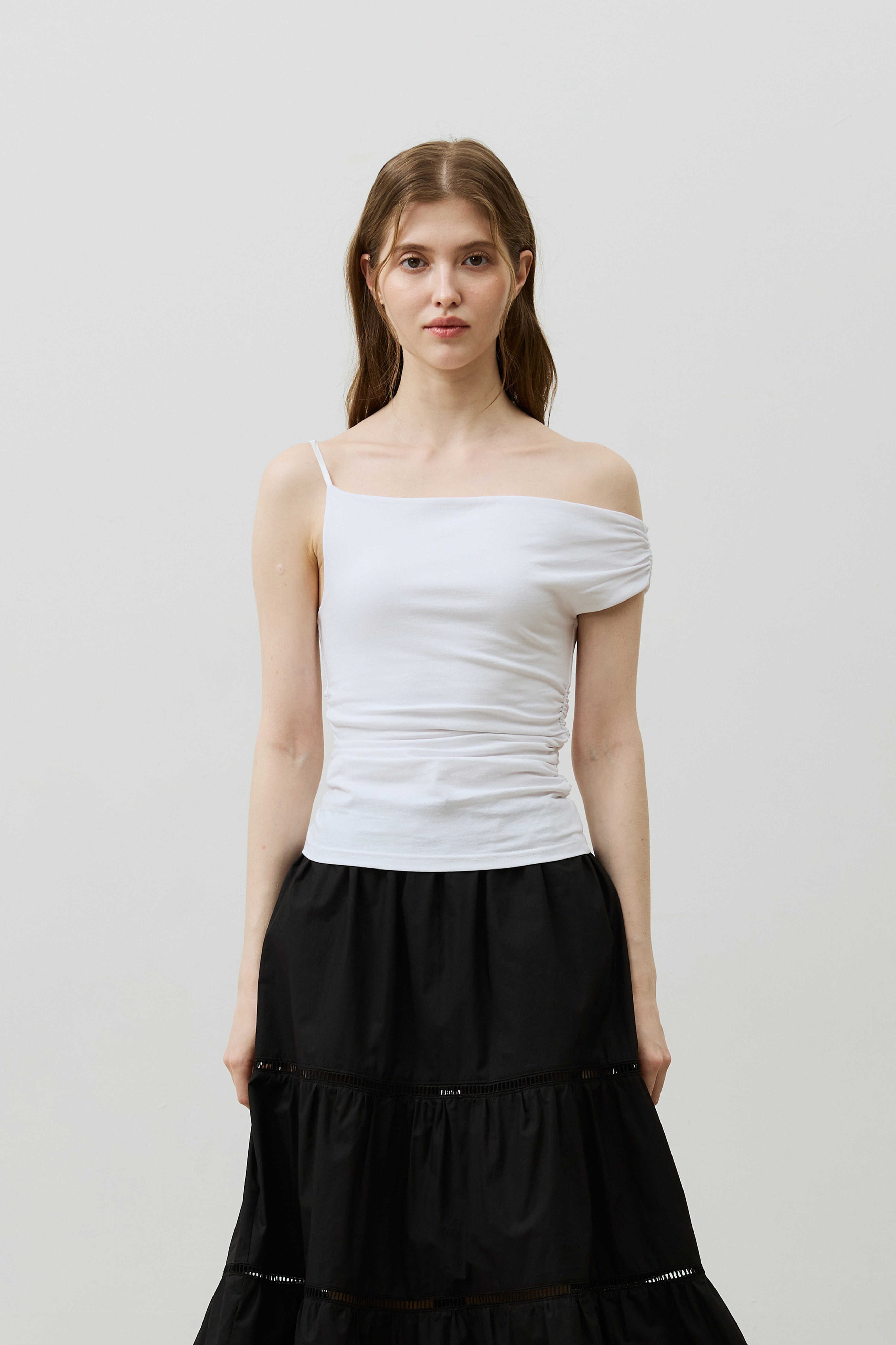 ari-ss-26-sherry-unbalance-shirrling-top-white-white-s