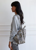 yahn-sisi-ss-25-twoway-day-bag-leopard