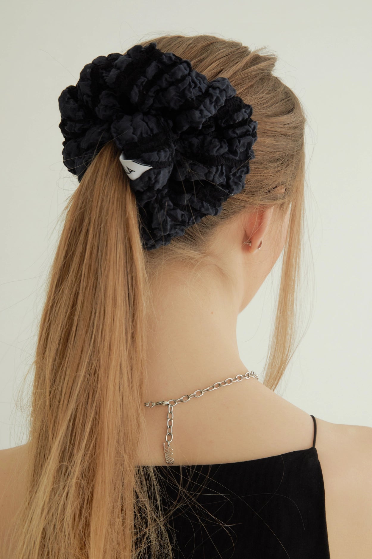 lolla-seasonless-bubble-puff-scrunch-(black)