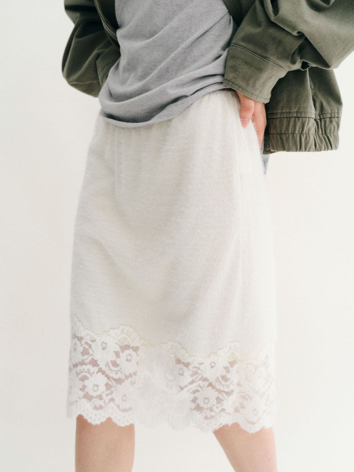 thefeu-fw-26-shaggy-lace-skirt-ivory-ivory-s