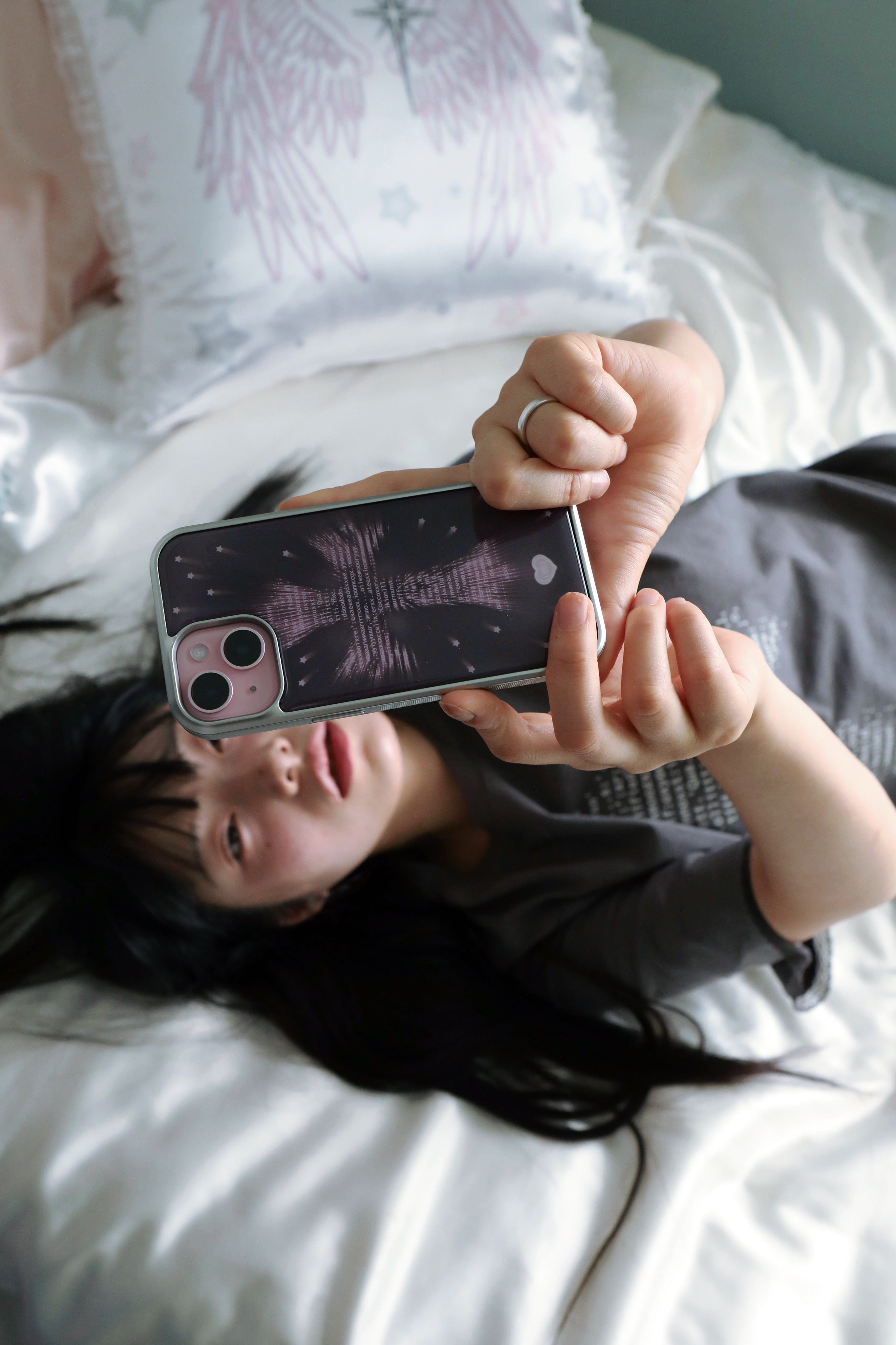 atta-ss-25-lfh-holy-glitch-silver-epoxy-grape-phone-case-silver-epoxy-grape-o