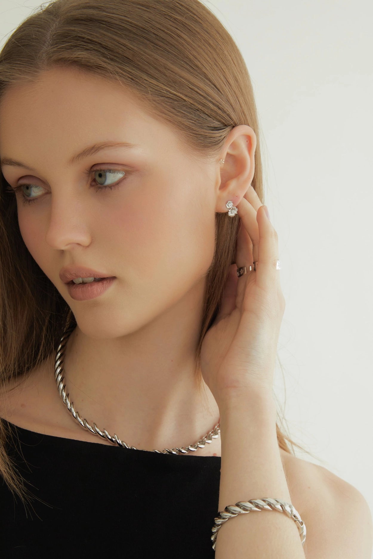 lolla-seasonless-daisybit-earrings-(silver)