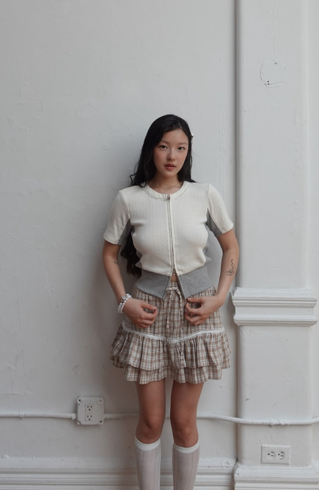 popsiz-ss-25-plaid-tiered-ruffle-layered-mini-skirt-brown-brown-s