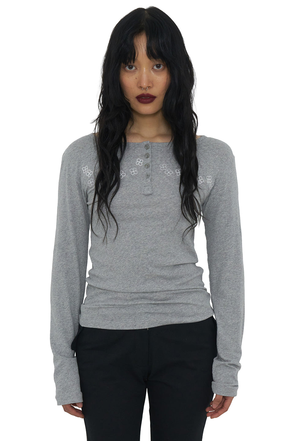 odlyworkshop-fw-26-embroidered-henley-tee-melange-melange-s