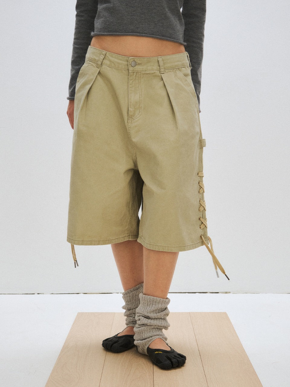plzproject-fw-25-lace-up-bermuda-pants-beige-beige-s