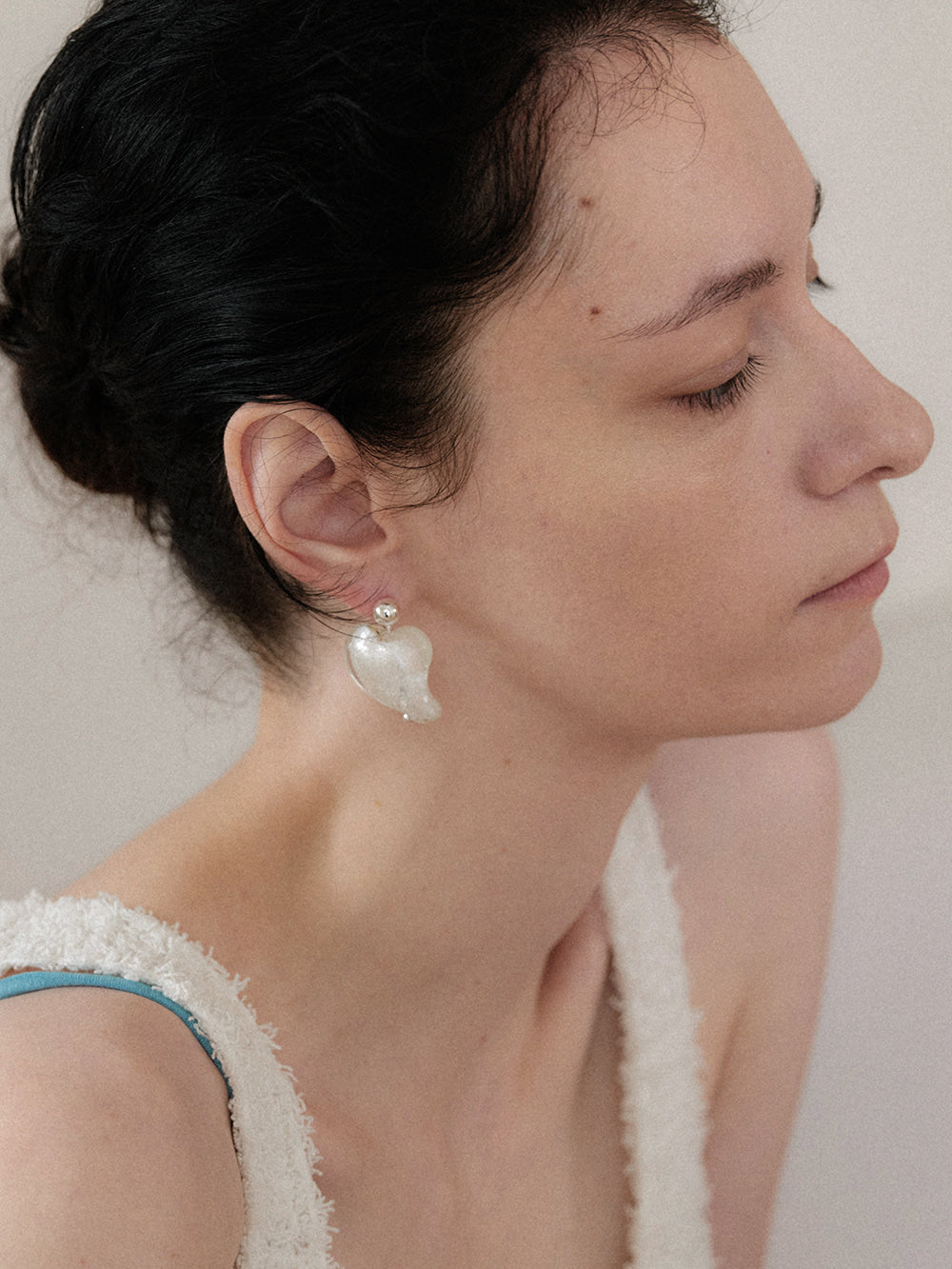 midnight-moment-ss-26-big-love-earring-white-white-s