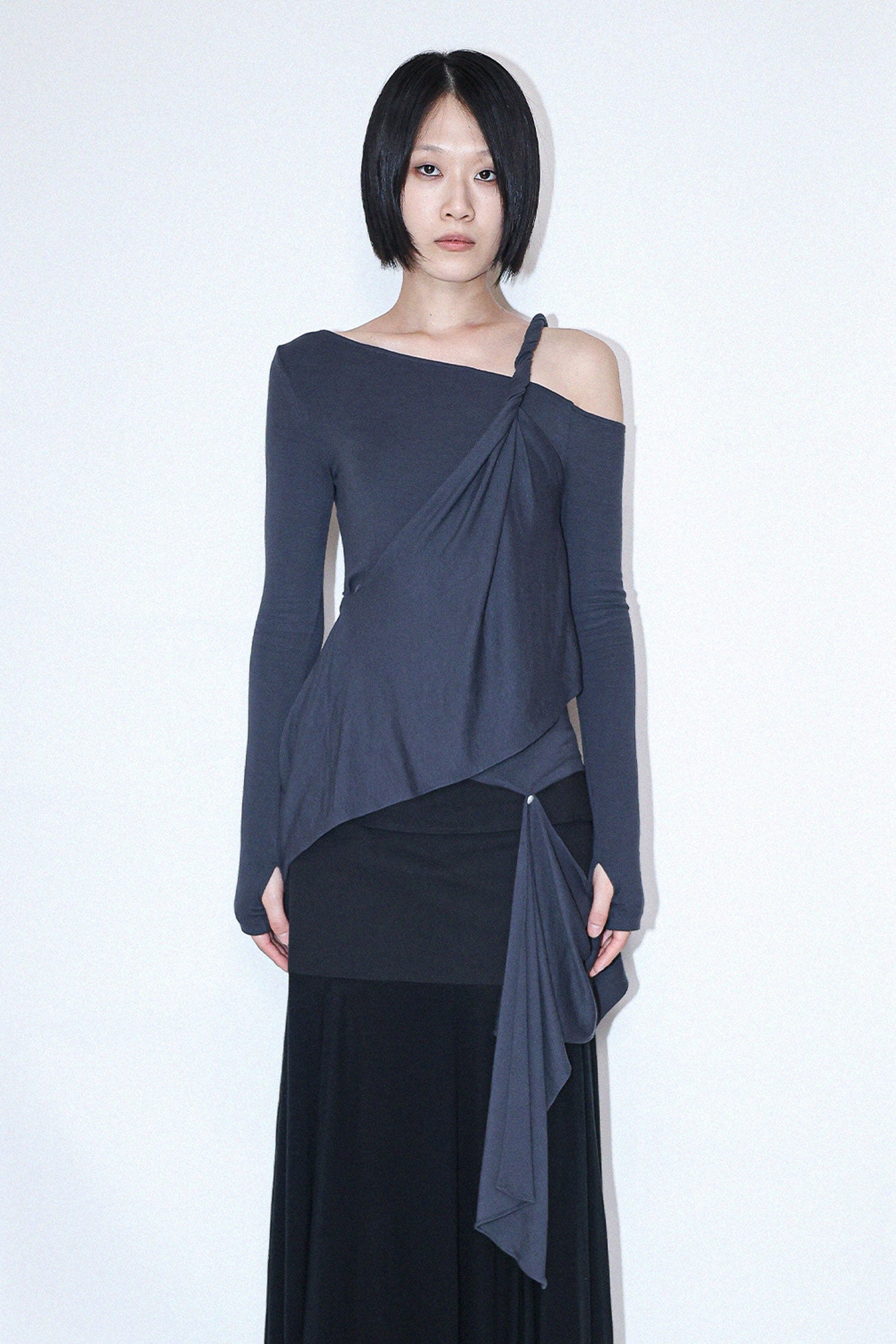 jaeshin-ss-26-drape-multi-button-top-charcoal-charcoal-s