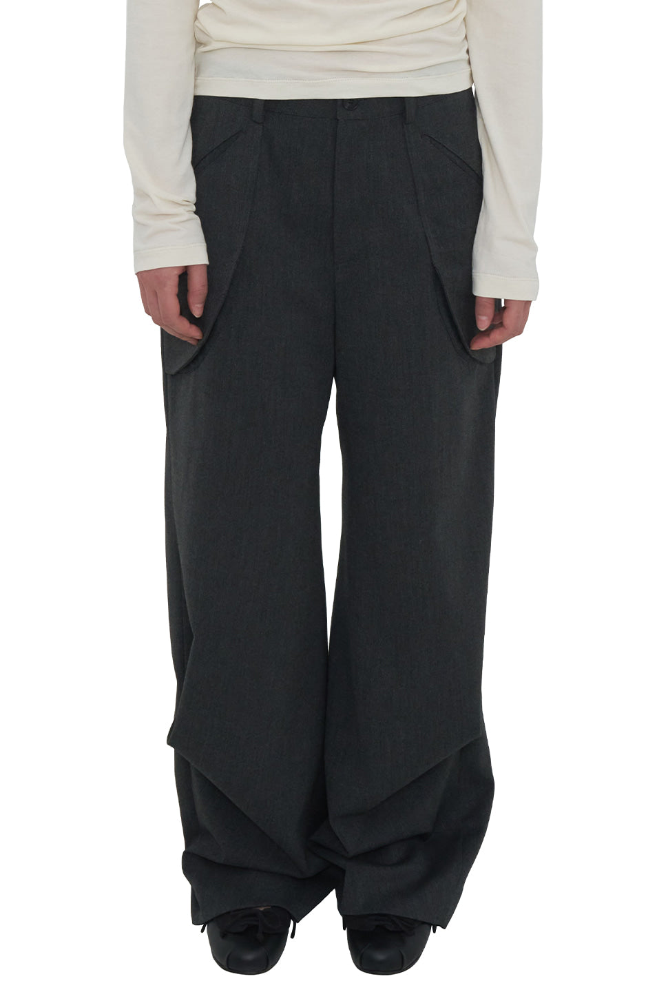 odlyworkshop-fw-26-silt-pocket-knee-dart-trousers-carbon-carbon-s