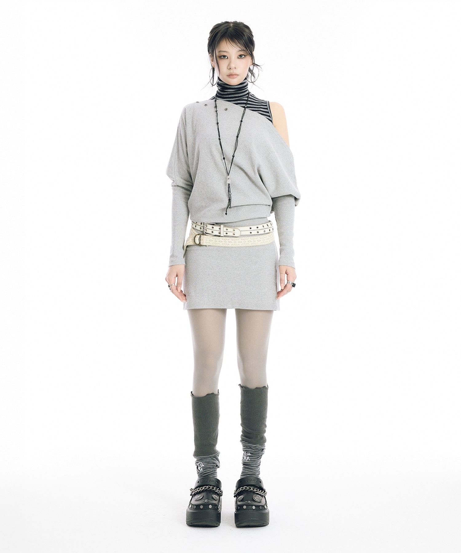 eessay-fw-25-off-shoulder-button-mini-dress-gray-gray-s