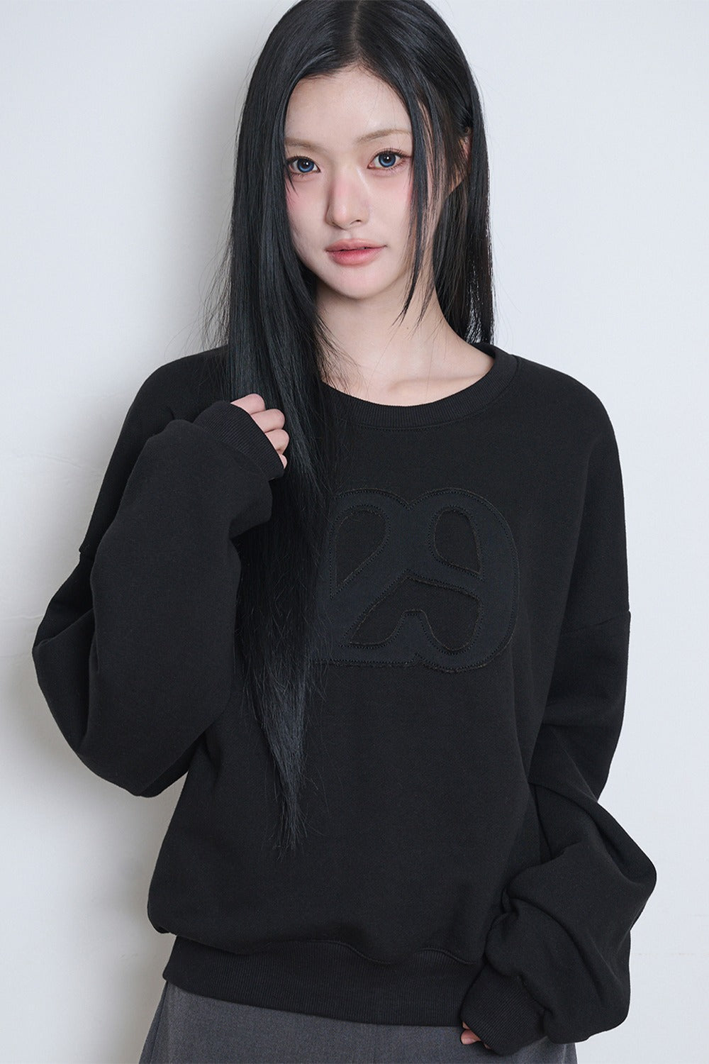 illigo-ss-26-129-logo-patch-balloon-sweatshirt-black-black-s