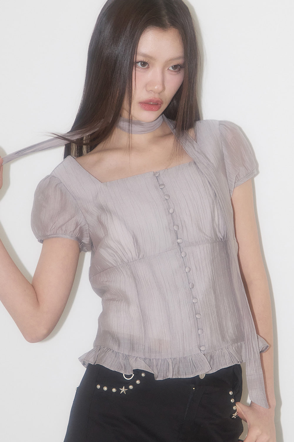 illigo-ss-25-ribbon-tie-square-neck-blouse-gray