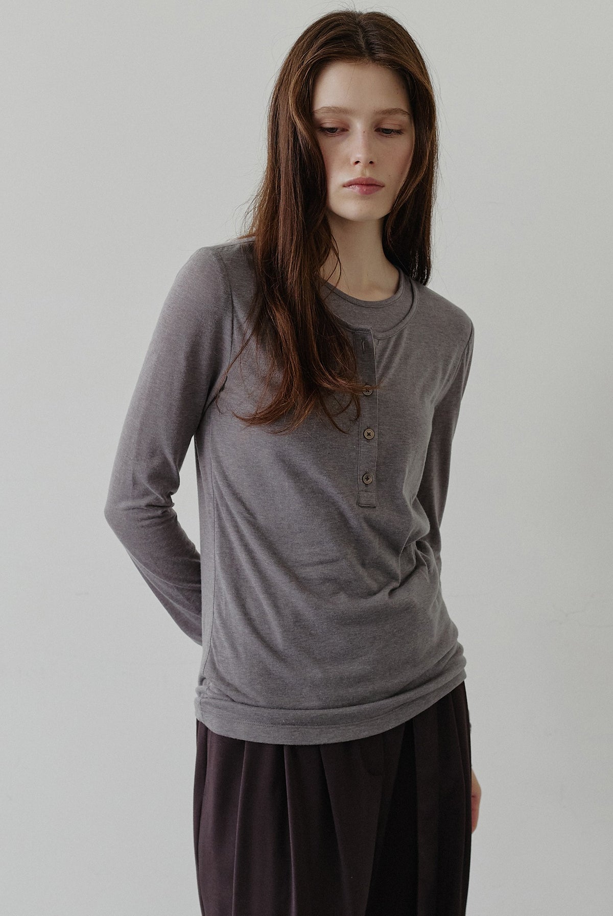 makeatoast-fw-26-henry-burton-loose-fit-t-shirt-khaki-khaki-s
